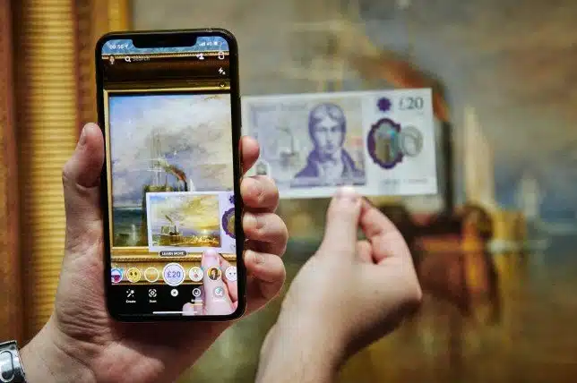 Snapchat £20 AR