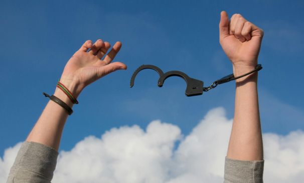 Breaking out of handcuffs